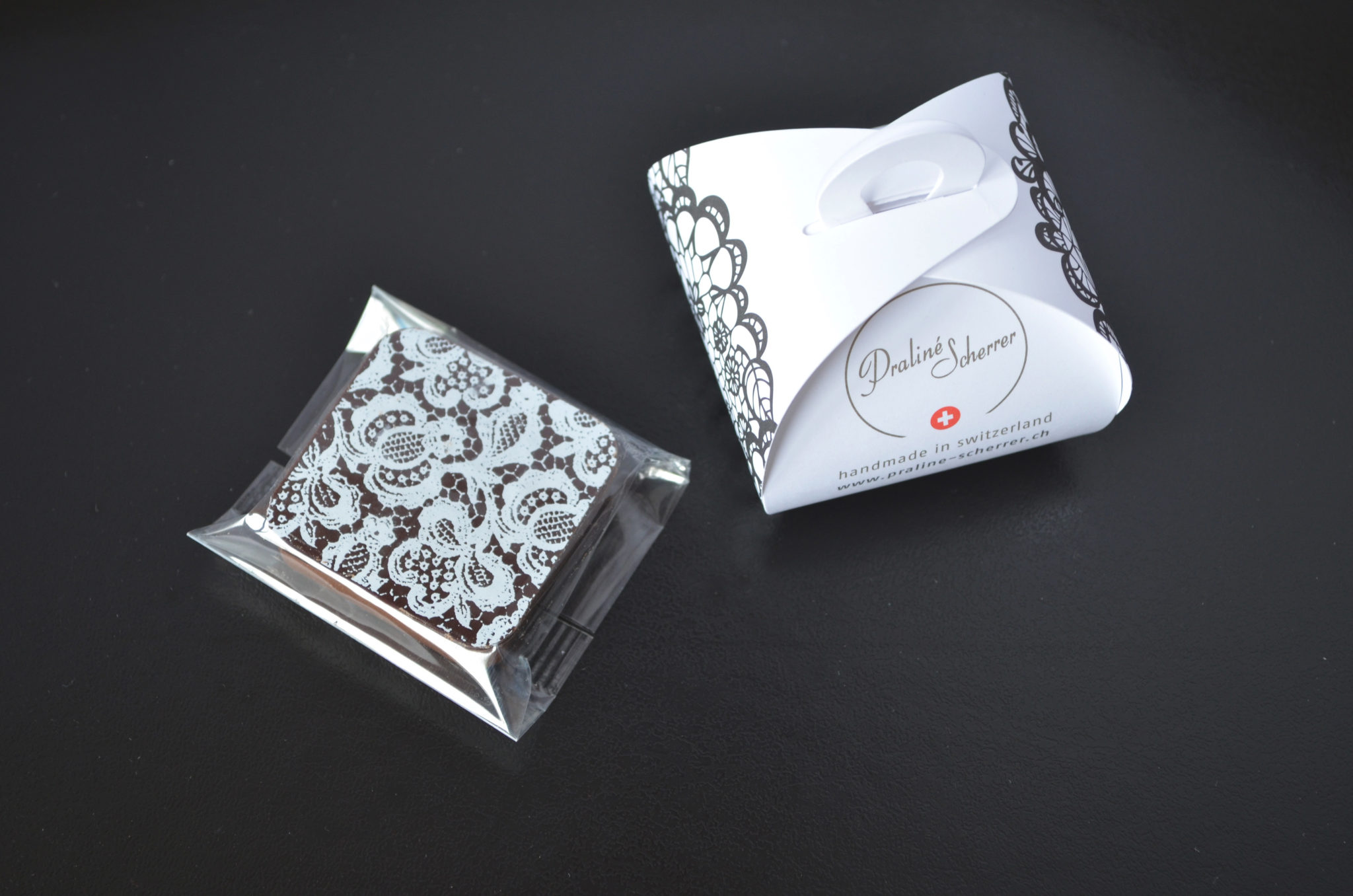 Praliné Scherrer Stickerei Dentelle